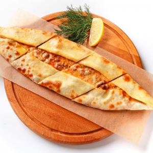 Пиде с сыром и мясом