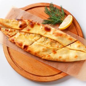 Пиде с сыром и семгой